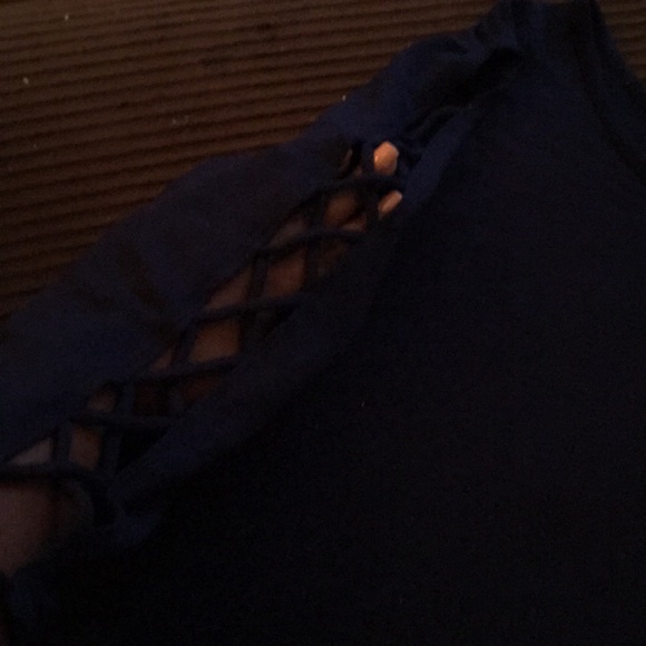 Bobeau Lace Up Sleeve T-Shirt - Picture 4 of 5